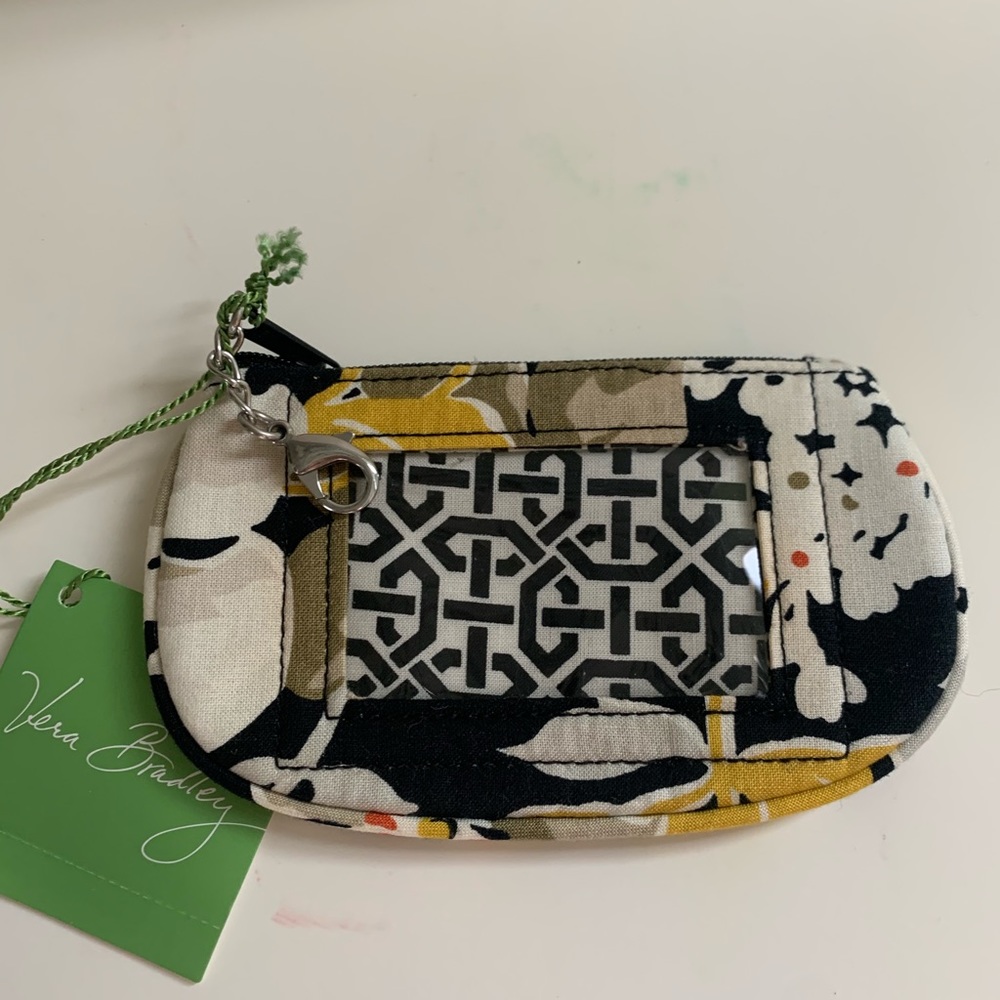 Brand New Clip Zip ID Vera Bradley in Dogwood